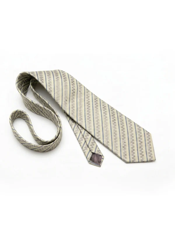 Easy Tie